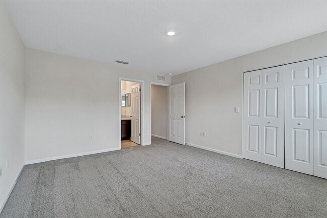 Building Photo - 920 Observatory Pkwy