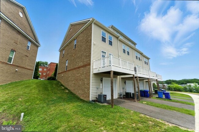 Building Photo - 1111 Trenton Pl SE