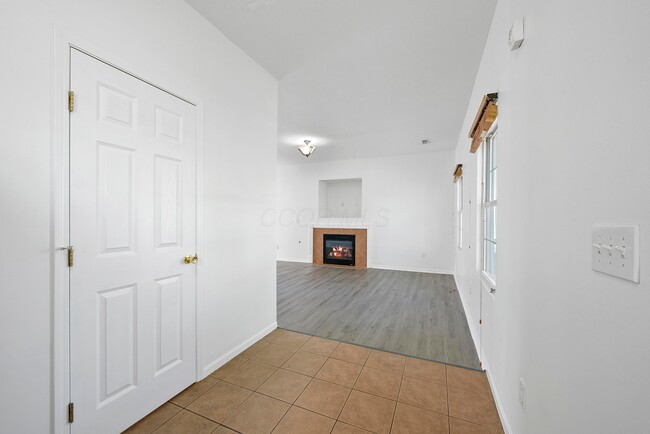 Building Photo - 4035 Redroyal Ave