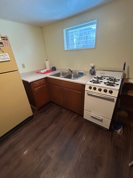 Building Photo - 12191 Mantor St