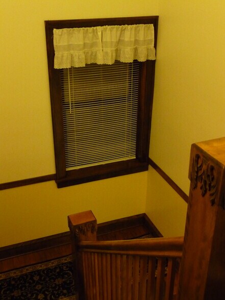 Front Hallway - 2318 W Diversey Ave