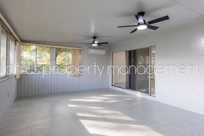Building Photo - Impeccable, Fully Remodeled 3/2 with Huge Bonus Room Convenient to UCF!