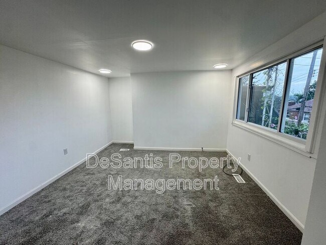 Building Photo - 42 Climax St