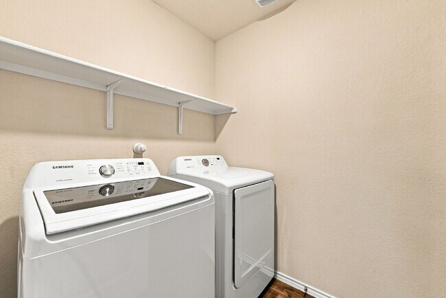 Building Photo - 8111 Autares Sq