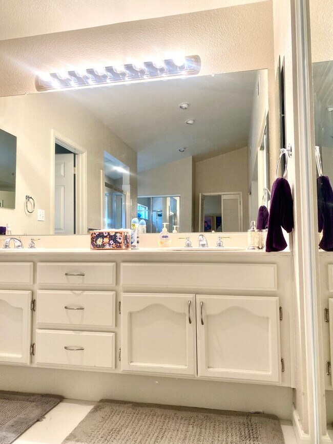 Building Photo - Fully Furnished Single-Family Home in San ...
