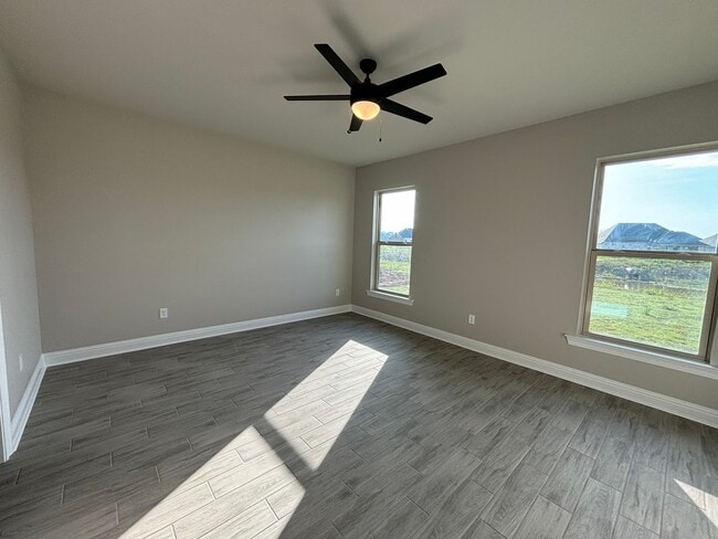 Building Photo - Like NEW, 4 BEDROOM in NORTH BOSSIER...