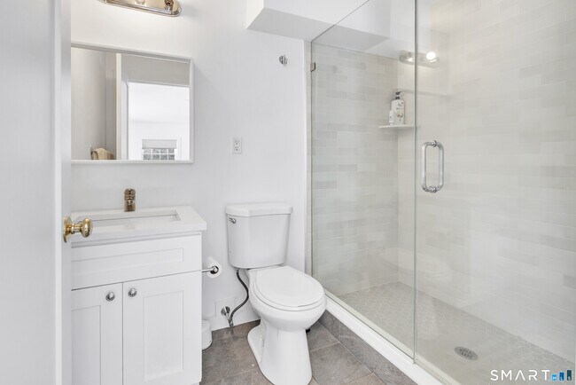 Building Photo - 70 Cranbury Rd