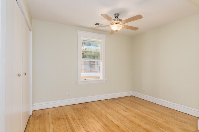 Building Photo - 328 Circle Ave