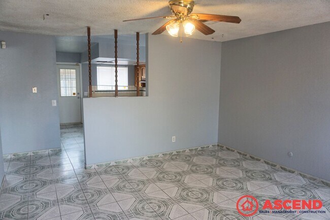 Building Photo - 312 Oswell St