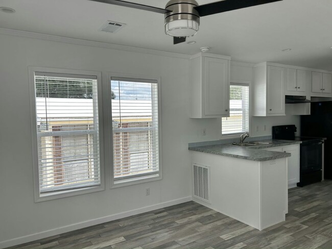 Building Photo - 16731 US-301
