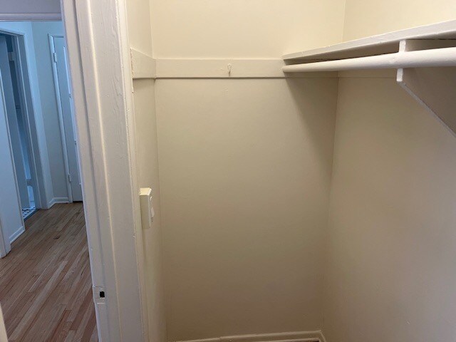 Building Photo - 3155 S Barrington Ave