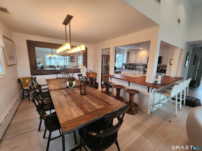 Building Photo - 4 Spriteview Ave