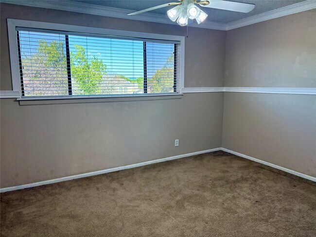 Building Photo - 18210 Bal Harbour Dr