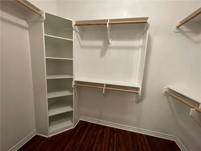 Building Photo - 1915 Dartmouth St