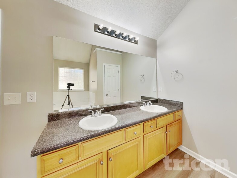 Building Photo - 2023 Reflective Waters Rd