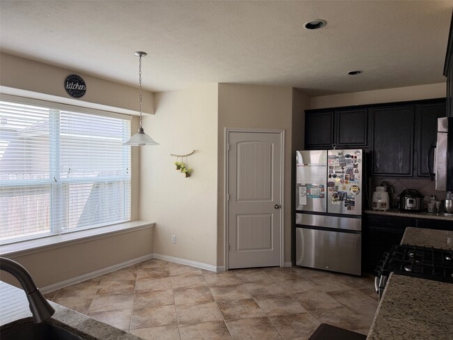 Building Photo - 24930 Diamond Ranch Dr