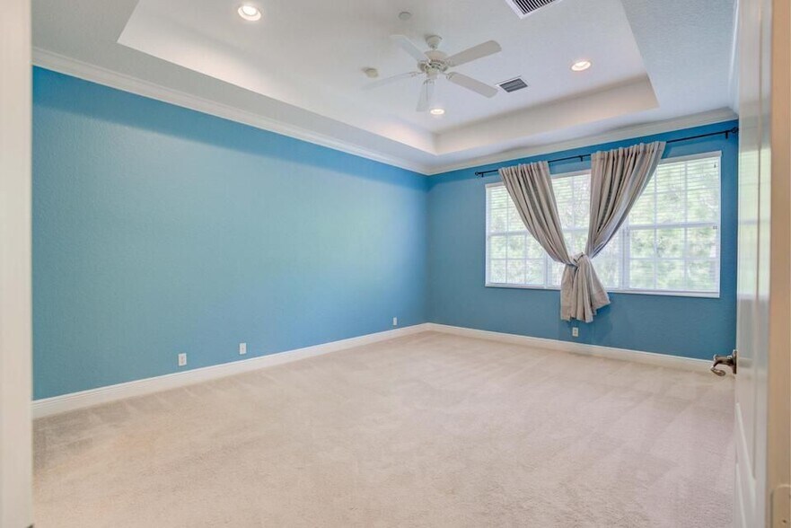 Building Photo - 5113 Artesa Way S