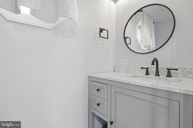 Building Photo - 51 Potter Ct