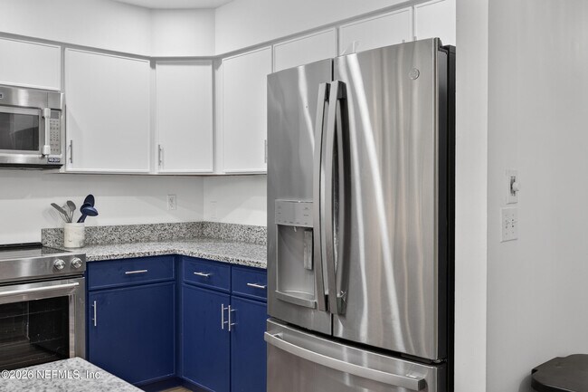 Building Photo - 374 Orchis Rd