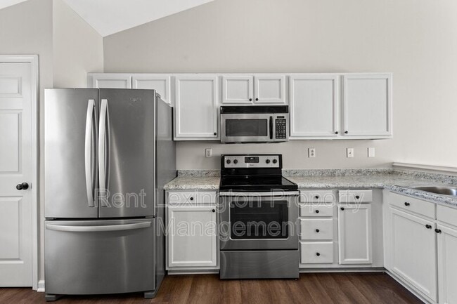 Building Photo - 412 John Sutherland Dr