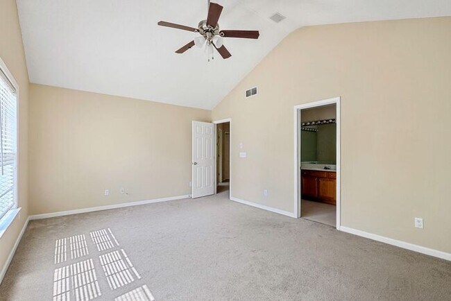 Building Photo - 3325 Ridgefair Dr