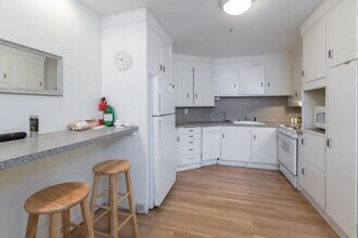 Building Photo - 290 Commonwealth Ave