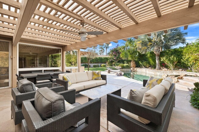 Building Photo - 49105 Casa Del Rio