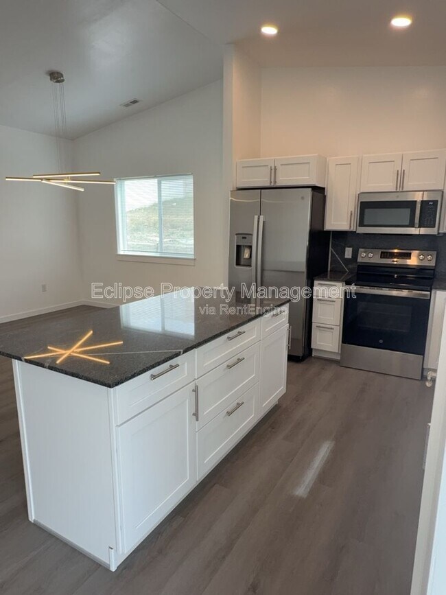 Building Photo - 147 Buena Vista Dr