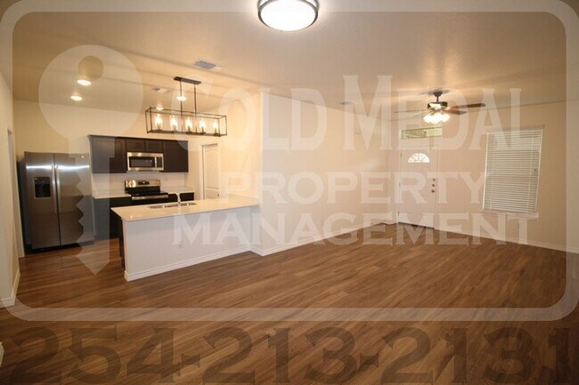 Building Photo - 5103-5105 Red Rose Crossing