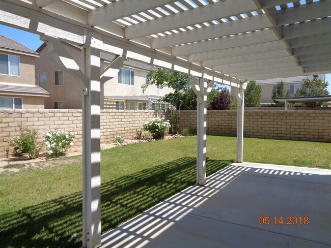 Building Photo - Beautiful West Lancaster 2 Story Offering 3209 sq. ft.