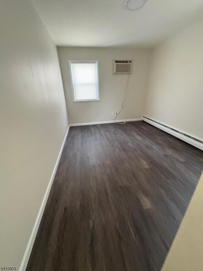 Building Photo - 128 Floyd St