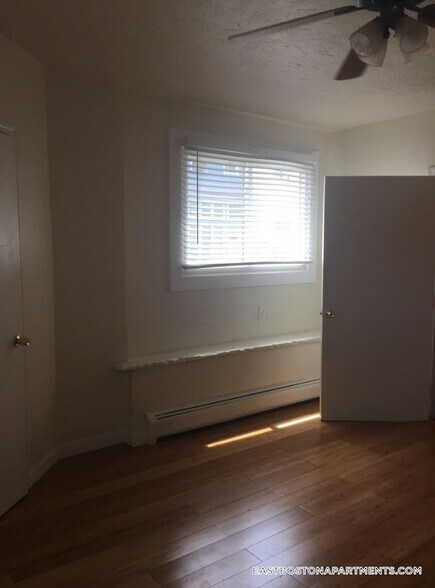 Building Photo - 241 Maverick St