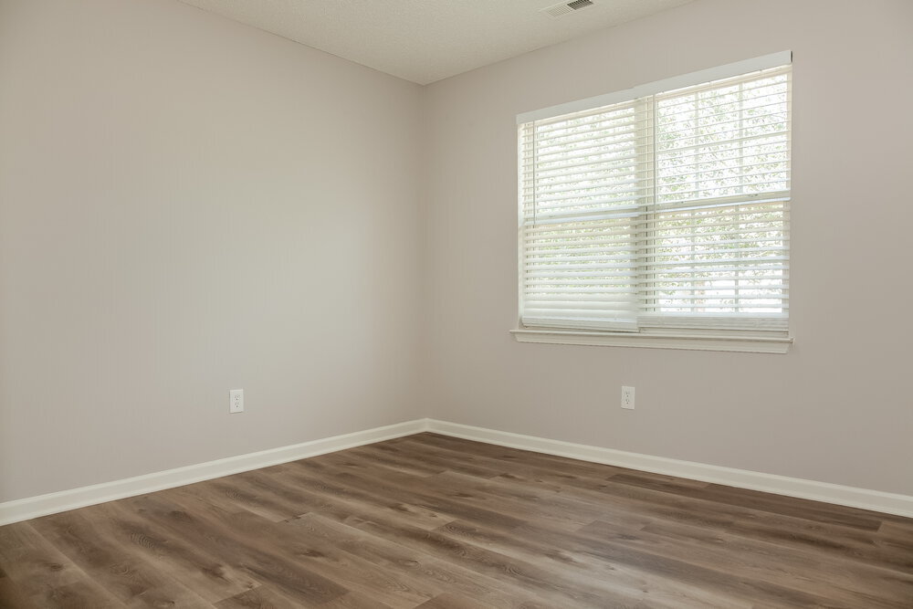 Building Photo - 6004 Shining Oak Ln