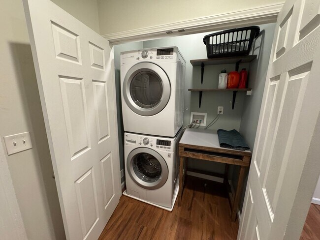 Building Photo - Beautifully Renovated 3BR Row Home in Deutschtown – Spacious, Modern & Incredible Location