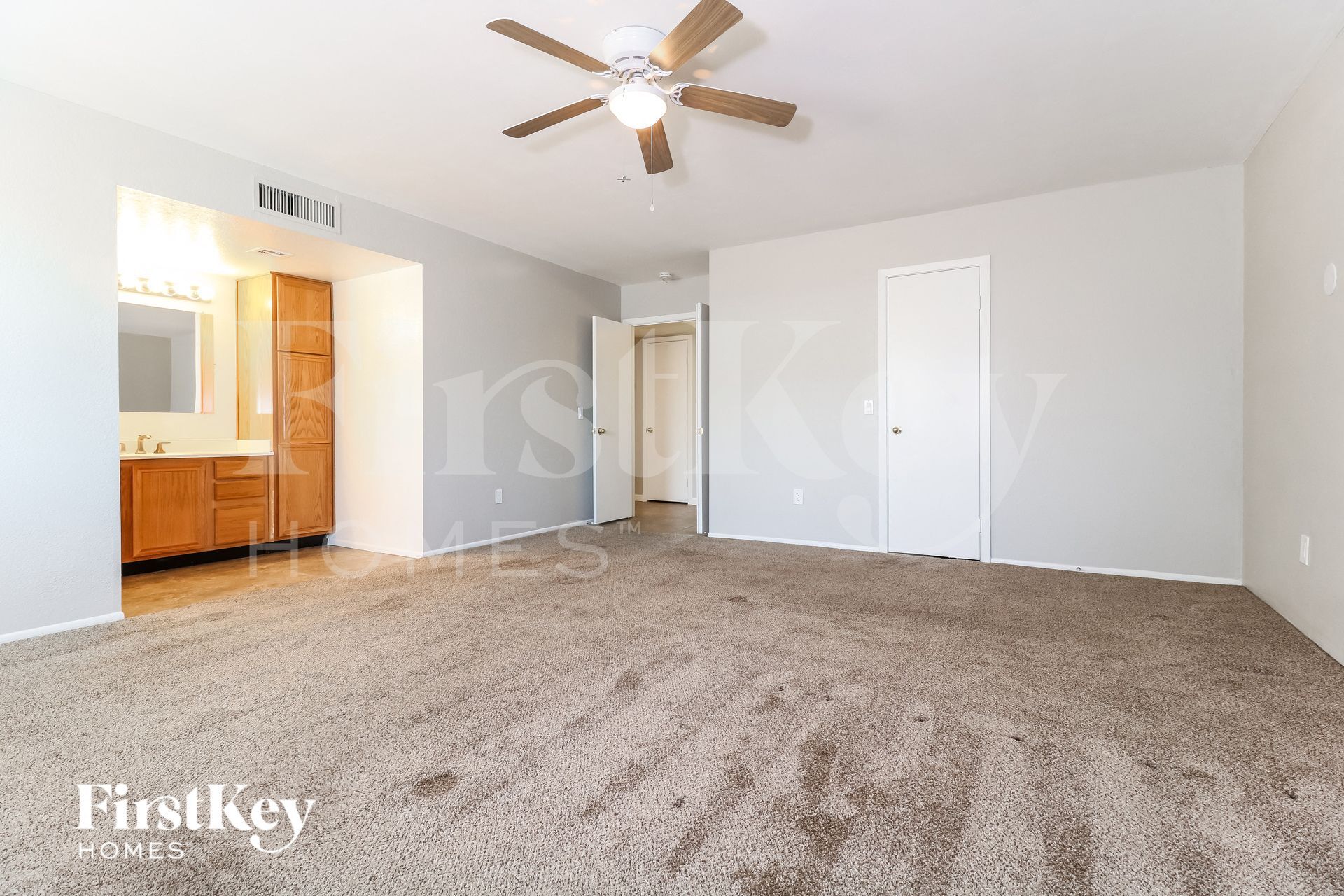 Building Photo - 5820 W Carol Ave