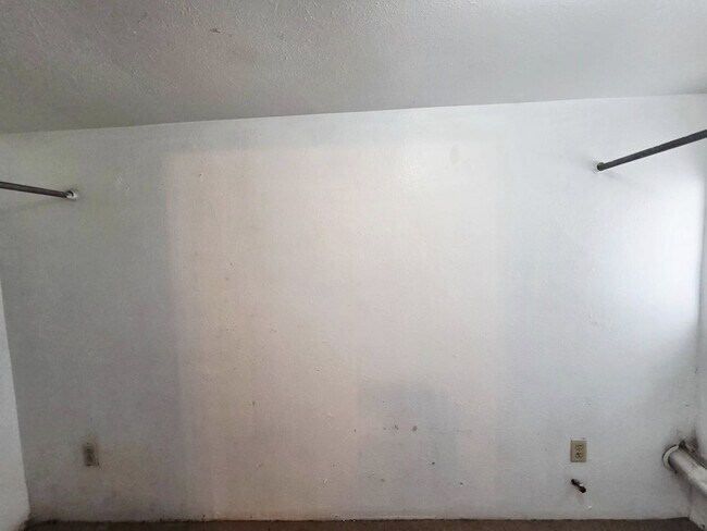 Building Photo - 1001 S Main St