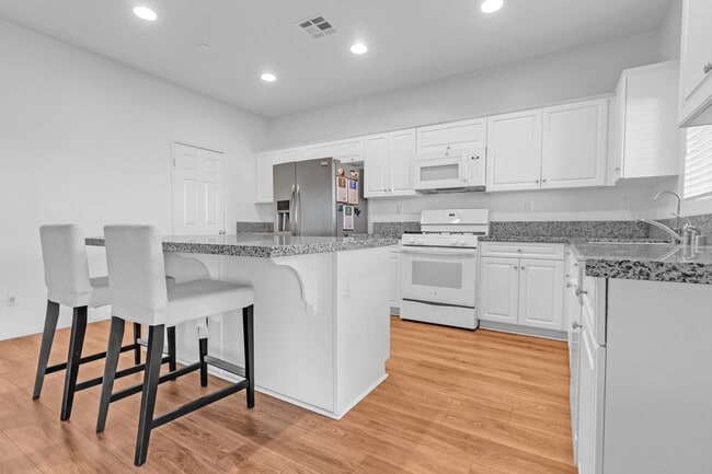 Building Photo - 4896 Stits Cir