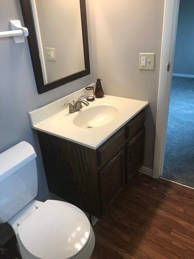 Building Photo - 5685 Coach Dr E