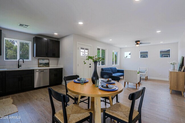 Building Photo - 454 S Pioneer
