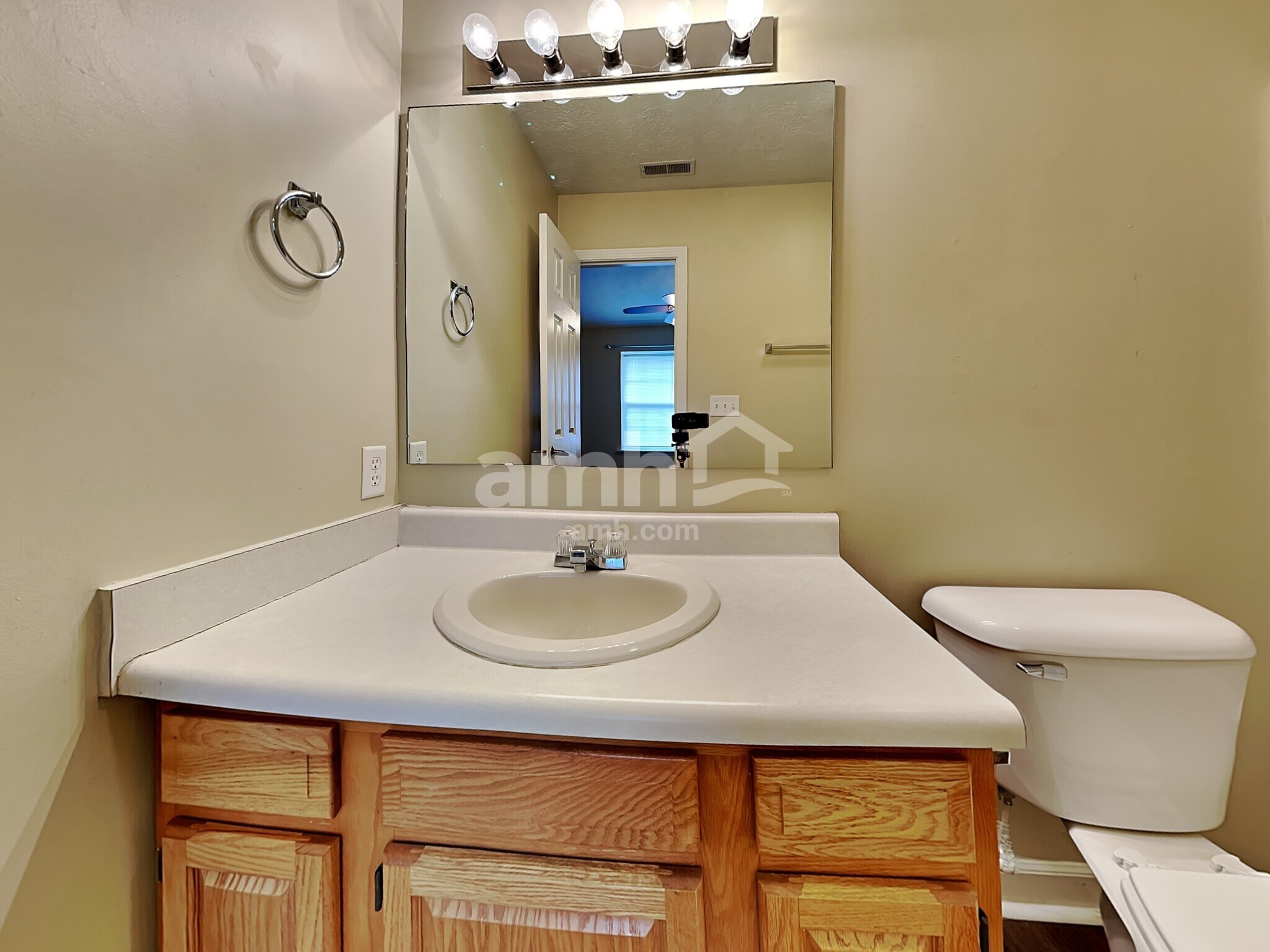 Building Photo - 408 N Shore Ct