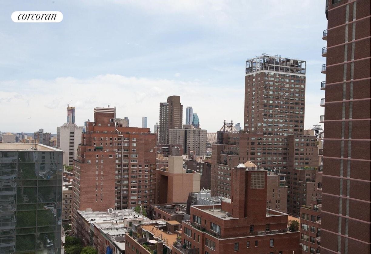 Building Photo - 200 E 66th St