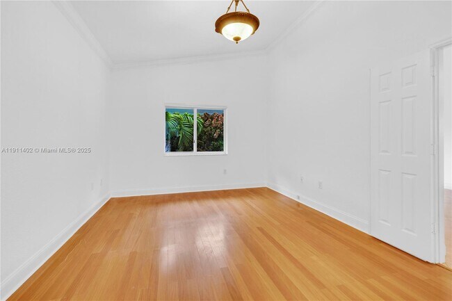 Building Photo - 5334 NW 111th Ct