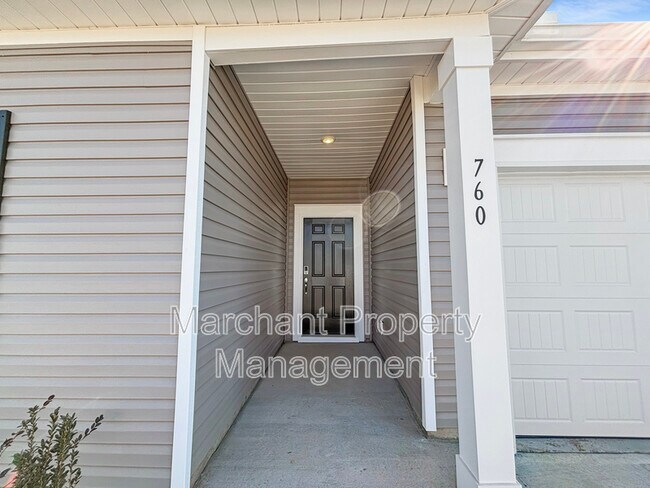 Building Photo - 760 Penfold Pt