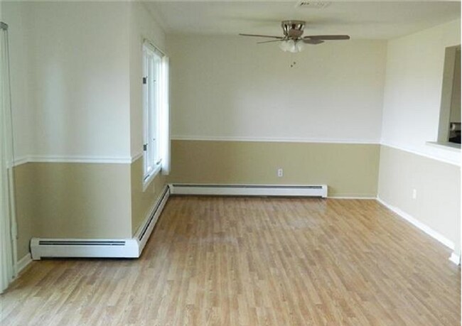 Dining area - 1408 Eagle Bay Dr