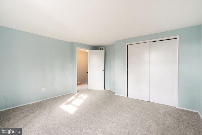 Building Photo - 7633 Allendale Dr