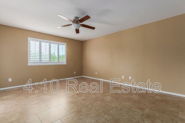 Building Photo - 26002 S La Cite Dr