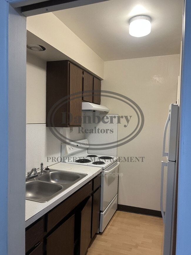 Building Photo - 3940 Jackman Rd