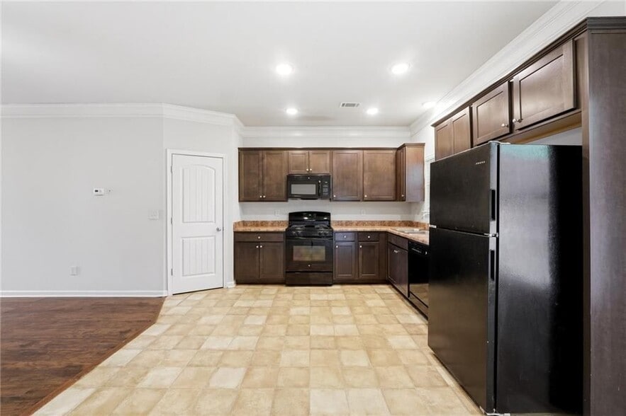 Building Photo - 331 Turtle Creek Dr