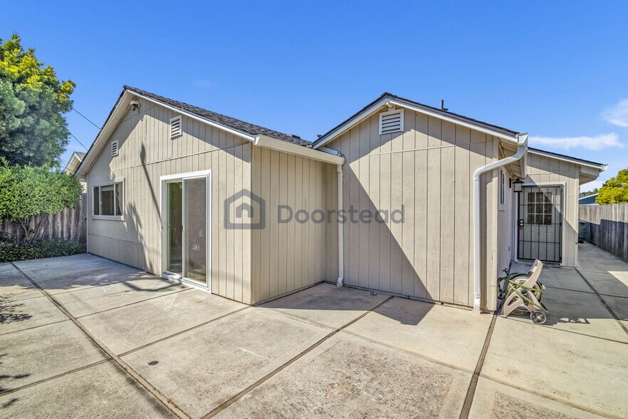 Building Photo - 505 Hiller St