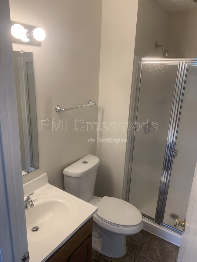 Building Photo - 8620 Olenbrook Dr